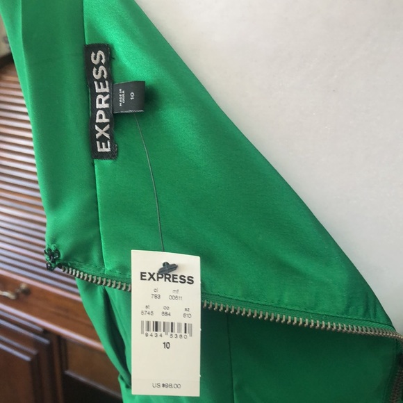 Express Sheath Dress Boldly in Green - Picture 15 of 16